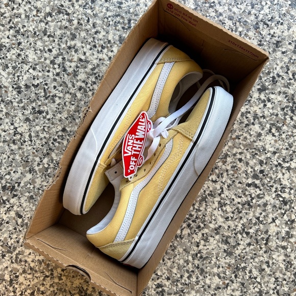 Vans Shoes - NWT Vans Old Skool